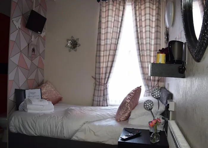 Top-Rated Blackpool Hotels on the Seafront